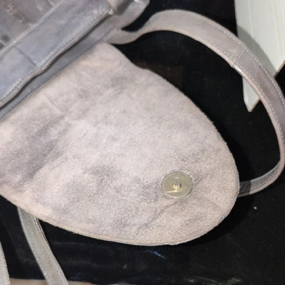 Elegant Gray Leather Shoulder Strap Purse - Picture 5 of 6